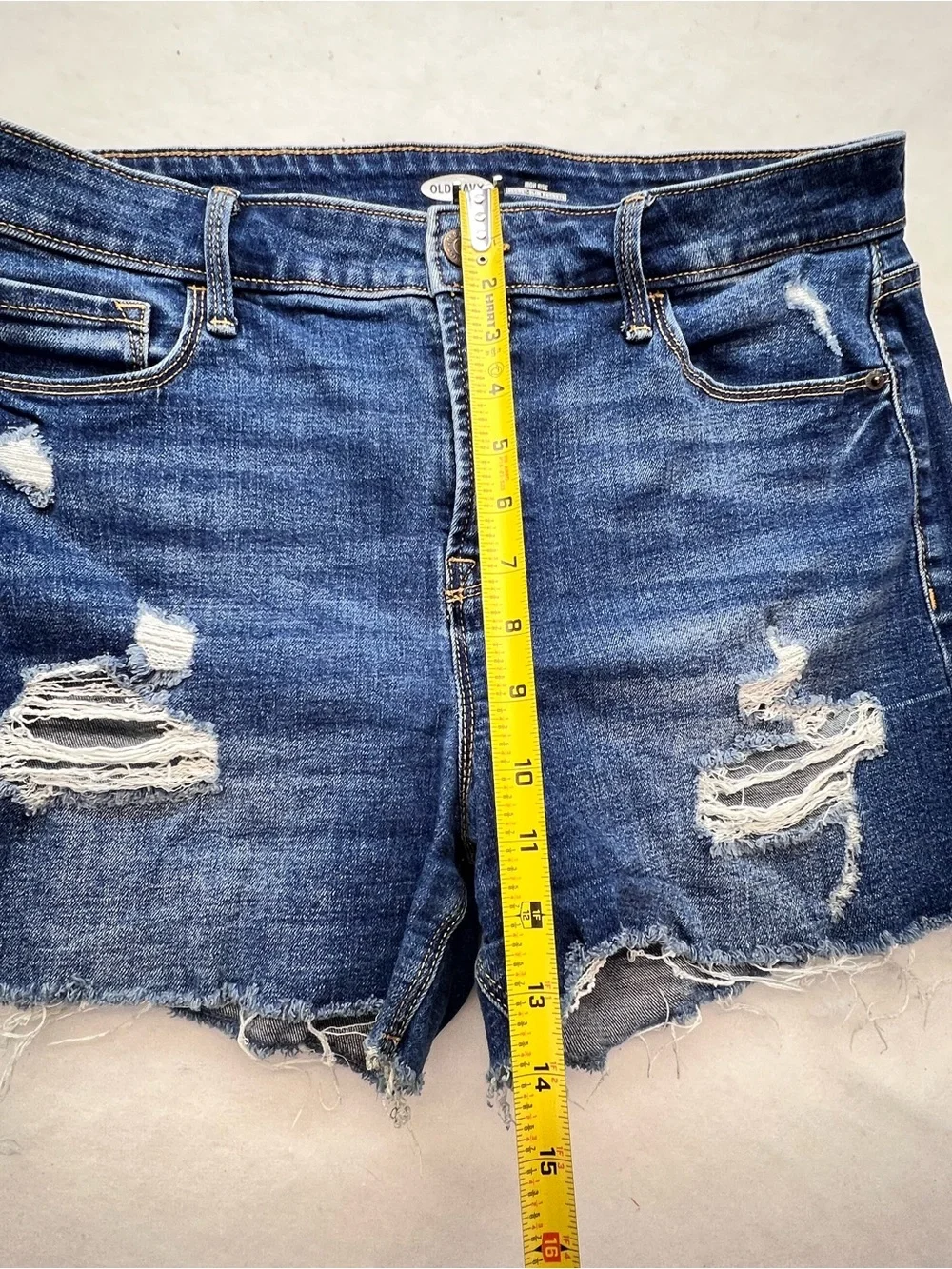 Women’s Old Navy High Rise distressed dark wash Denim Shorts Size 12 - Picture 7 of 10